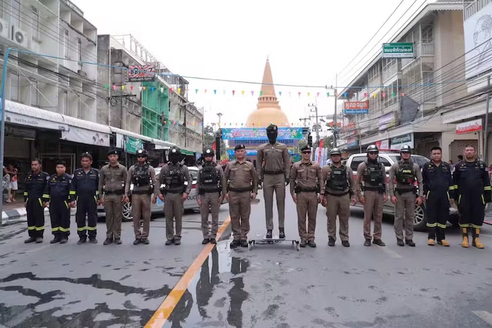 A polícia tailandesa revelou o AI Police Cyborg 1.0 