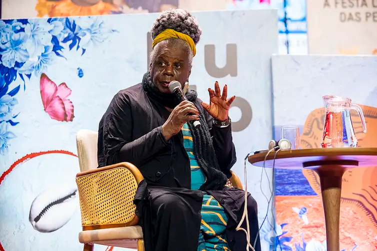 Flup 2025 homenageará, no Rio, escritora Conceição Evaristo.