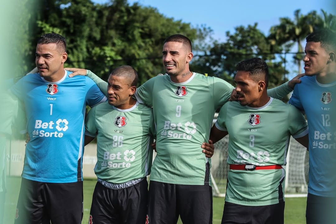 Thiago Galhardo trabalhou normalmente ao longo da semana 