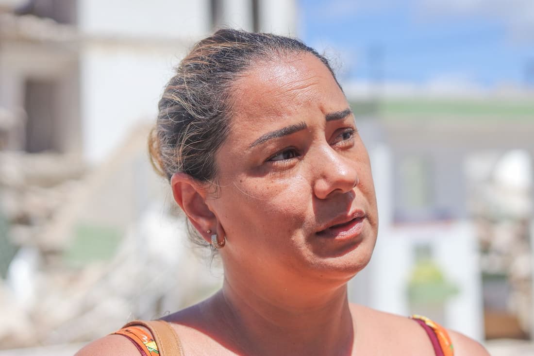 Katarina Pimentel, de 43 anos, procuram uma resposta por parte da Defesa Civil do município