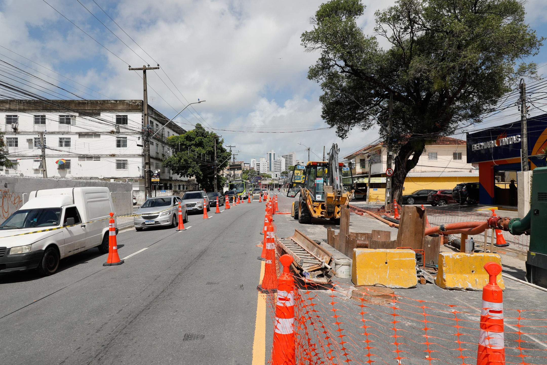 Obra na Av. Beberibe interdita parte da via