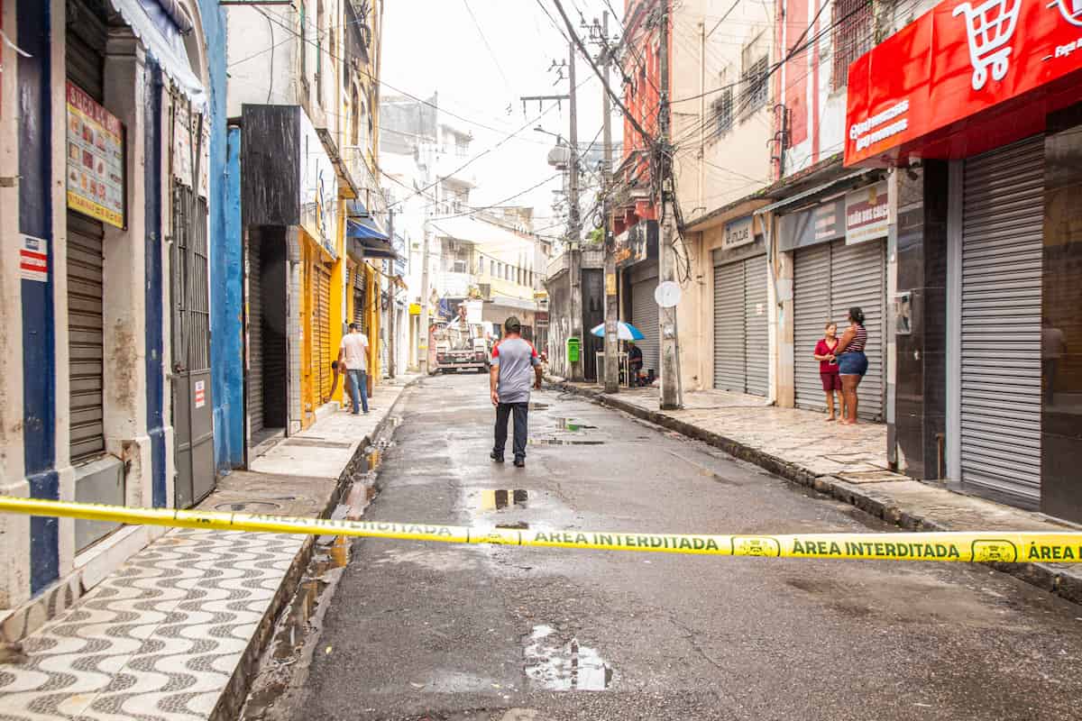 Bairro de São José: Defesa Civil interdita 18 imóveis após incêndio no antigo Cine Glória