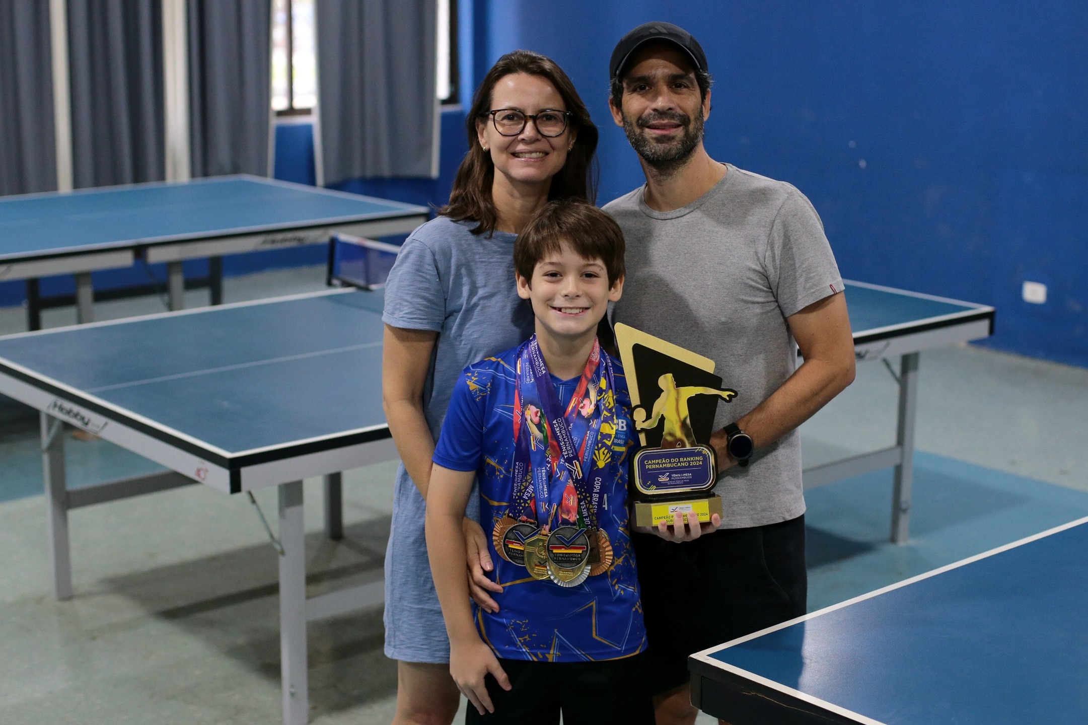 Lucas Giani ao lado dos seus pais, Carlos Giani e Fabiola Patrícia Ferreira