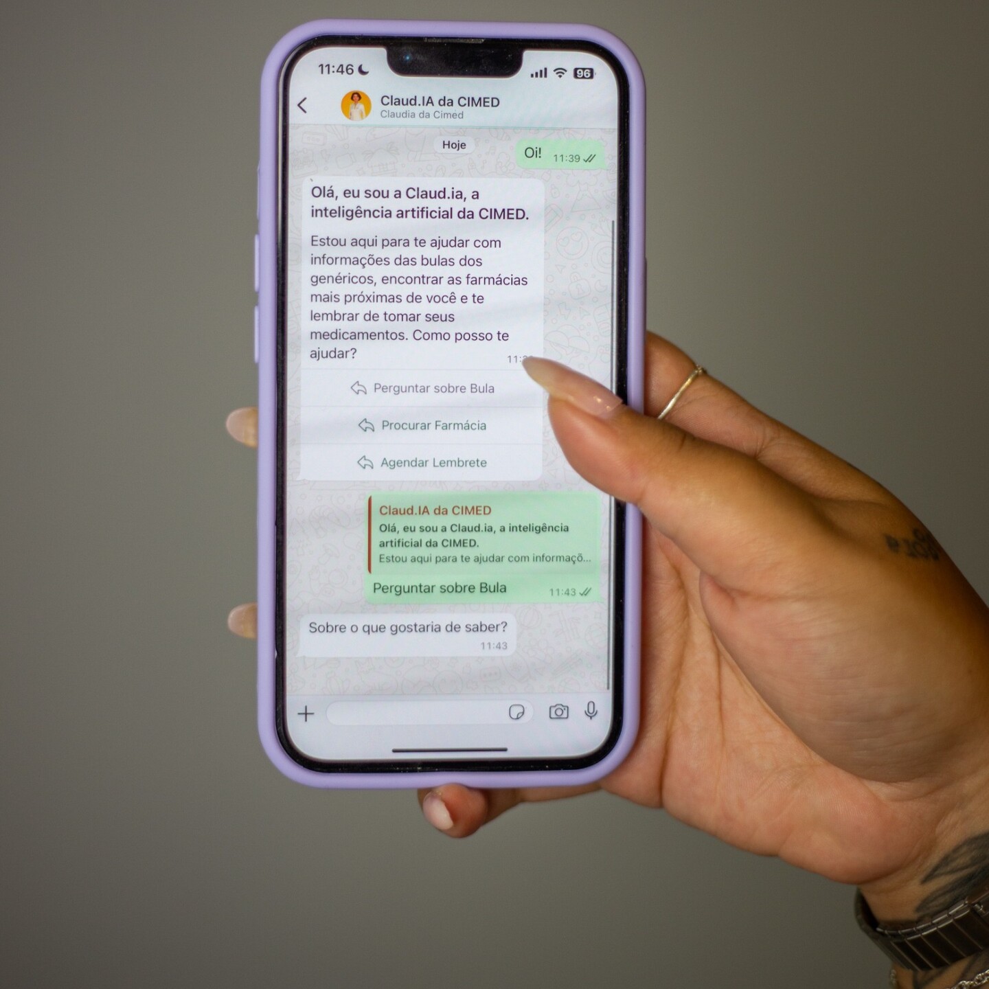 Uso é simplificado e acontece por meio de conversa do WhatsApp | Foto: Matheus Ribeiro/Folha de Pernambuco