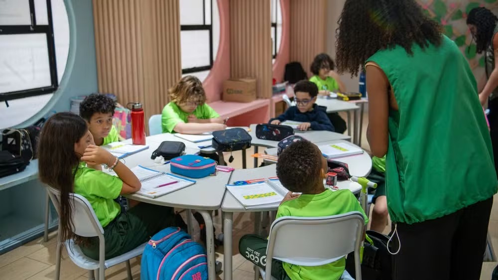 Alunos em sala de aula da Escola COC São Luís, no Maranhão