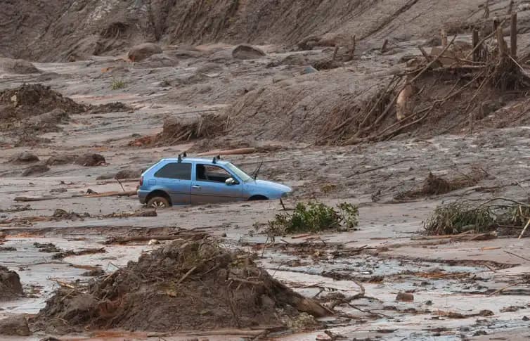 Distrito de Bento Rodrigues, em Mariana (MG), atingido pelo rompimento de duas barragens de rejeitos da mineradora Samarco em 2015 