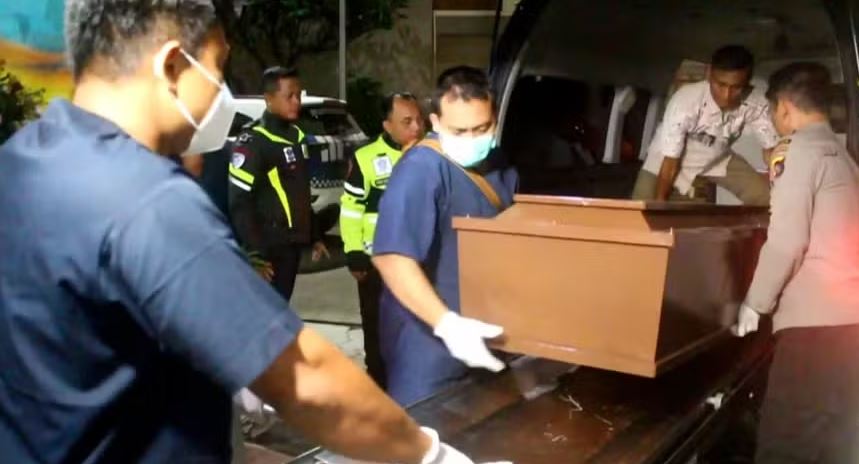 Corpo de Juliana Marins chega ao Hospital Bali Mandara para autópsia 