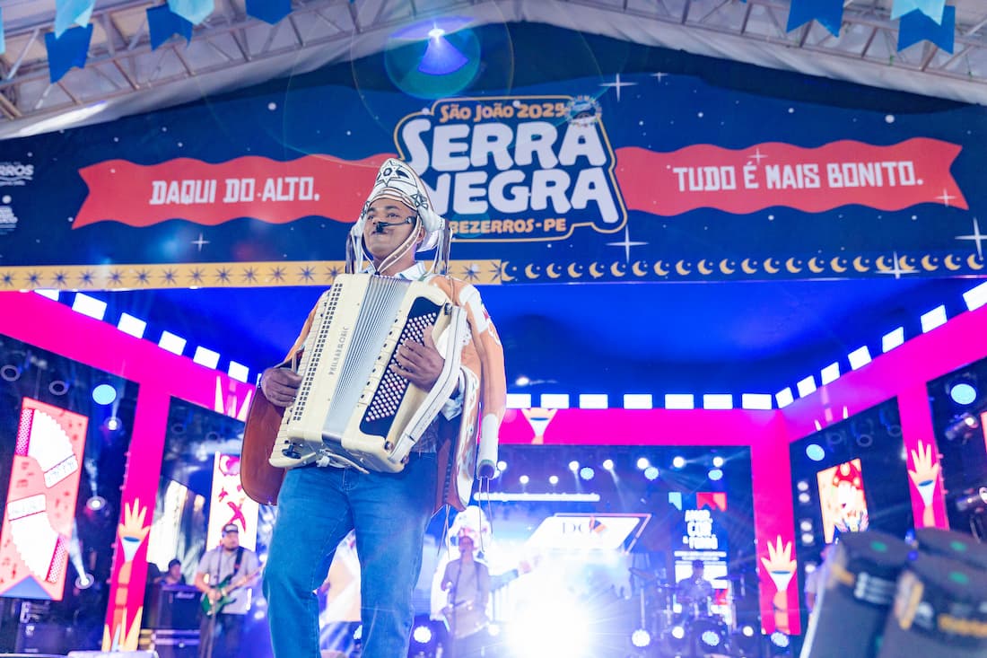 Daniel Gouveia animou público no São João de Serra Negra, em Bezerros, neste sábado (21)