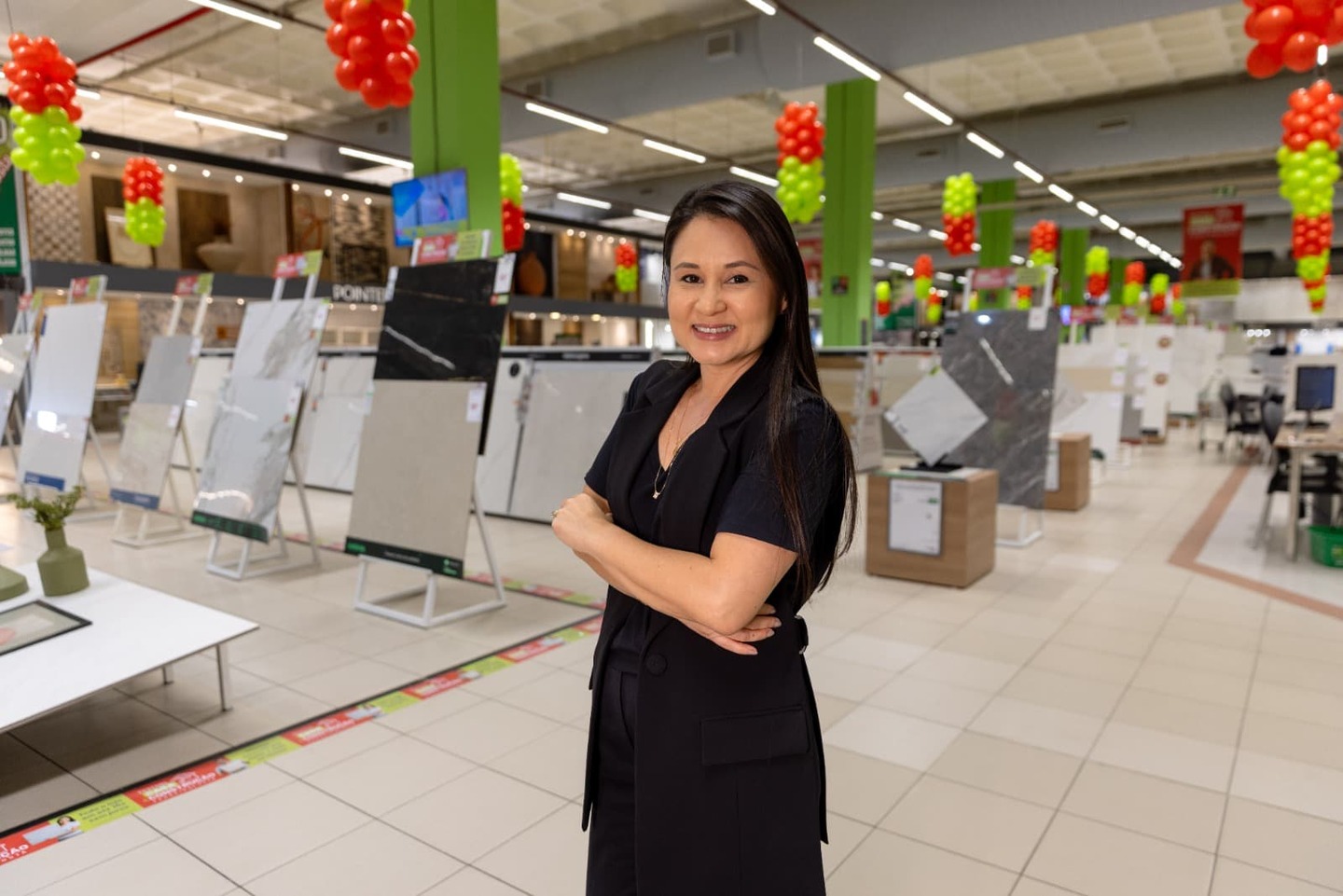  Flávia China, gerente de marketing e e-commerce da Ferreira Costa | Foto: Ferreira Costa/Divulgação