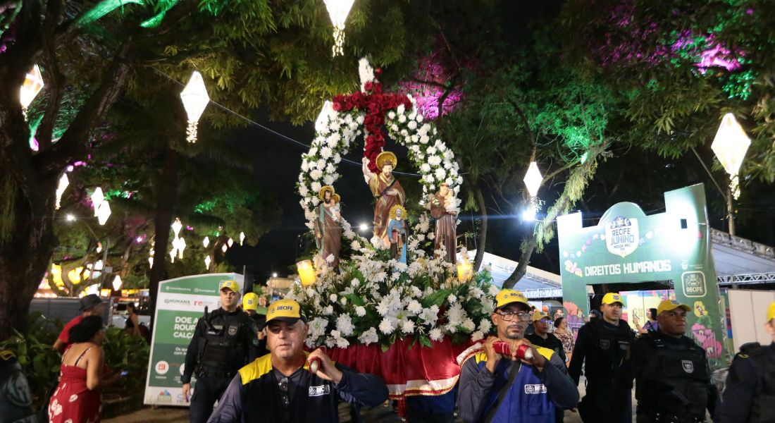 Andor da procissão dos santos juninos - Foto: Rafael Melo/Folha de Pernambuco