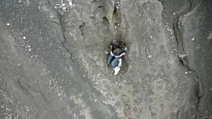 Local da queda de Juliana Marins, pouco tempo após o acidente