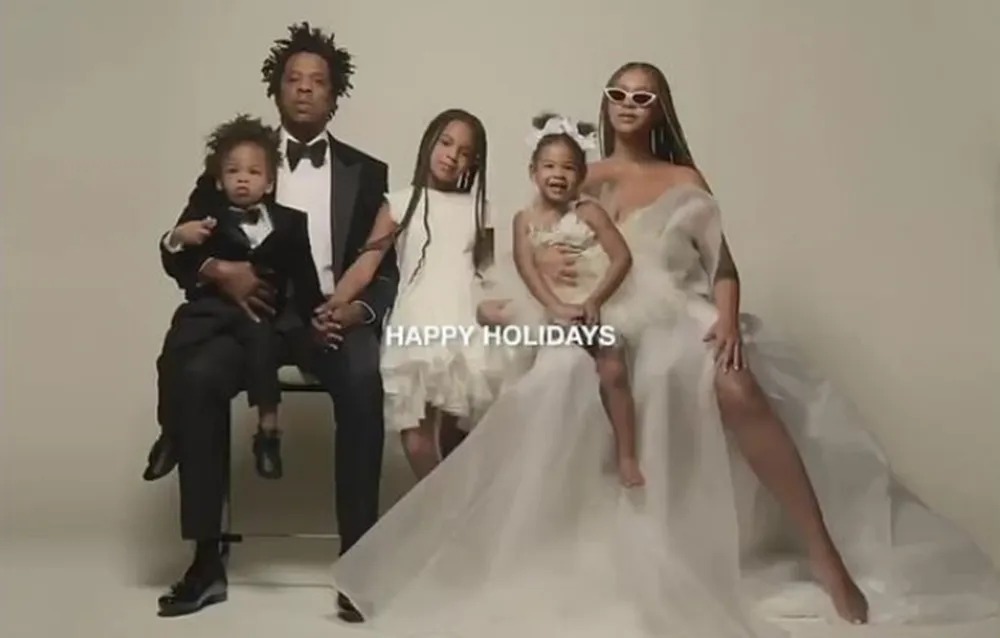 Jay-Z e Beyoncé juntos aos três filhos, Blue Ivy, então com 7 anos, e os gêmeos Sir e Rumi, 2, em post no Instagram de 1º de janeiro de 2020