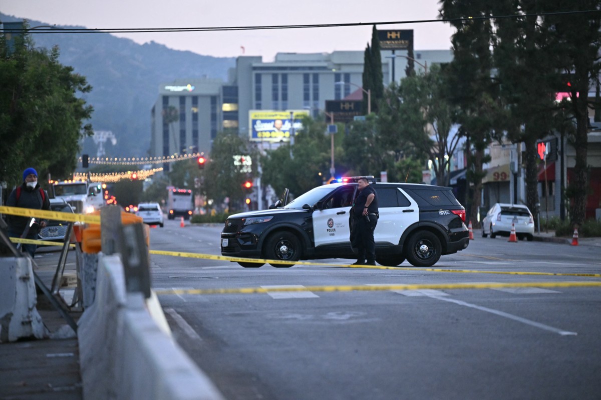 Polícia isola local do atropelamento em Los Angeles