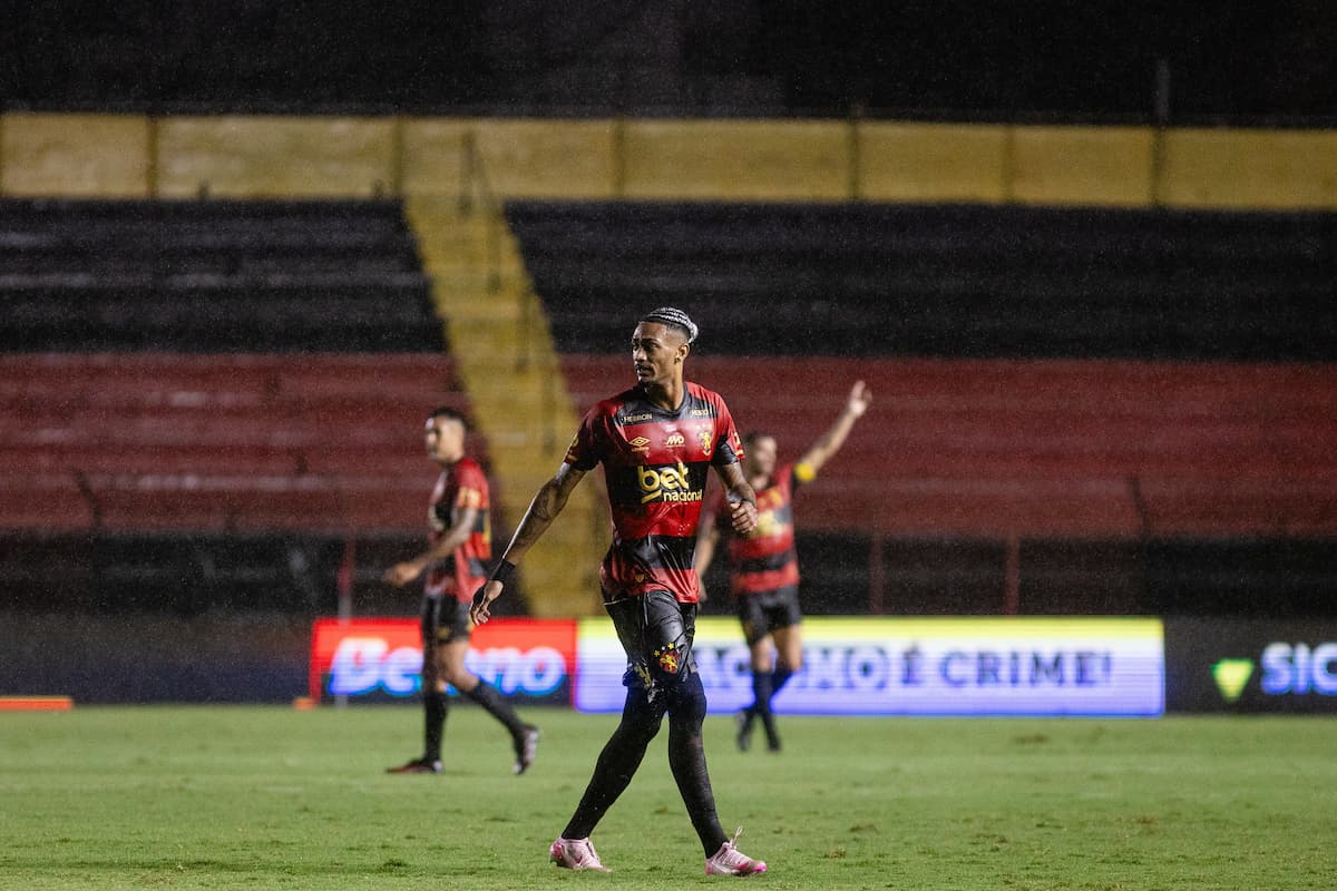 Apesar da grande doação em campo, Derik não conseguiu marcar com o Sport diante do Botafogo