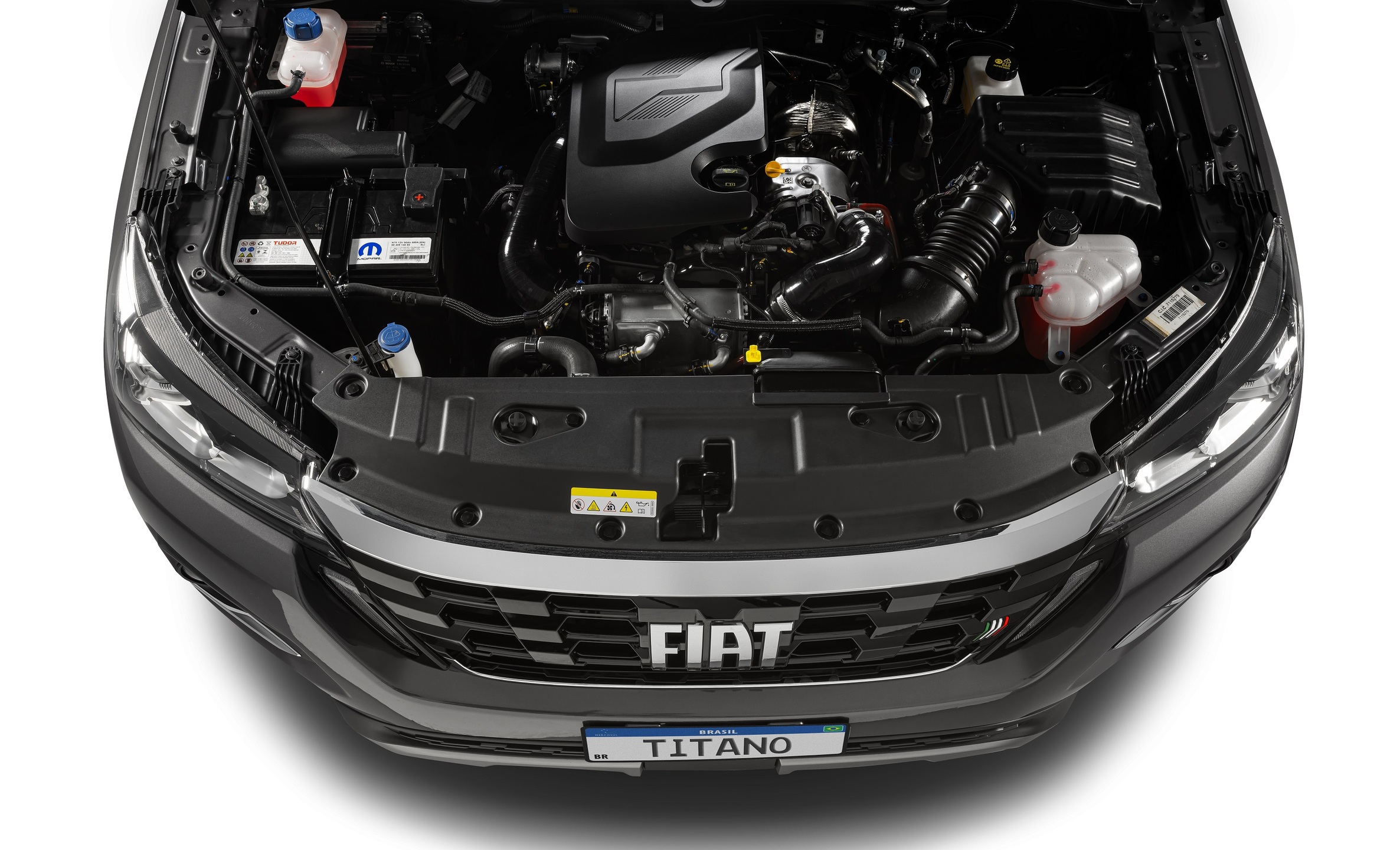 Fiat Titano 2026 agora conta com novo motor 2.2 turbodiesel entrega 200 cv e torque de 45 kgfm.