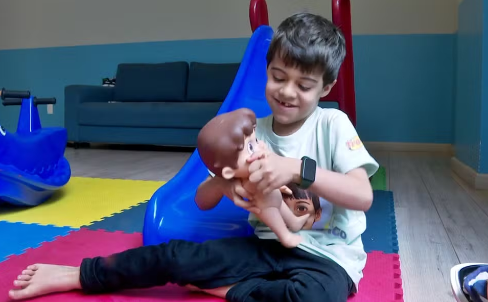 Menino Enrico, de Varginha (MG), recebeu aplicação de medicamento de R$ 19 milhões há 6 meses 