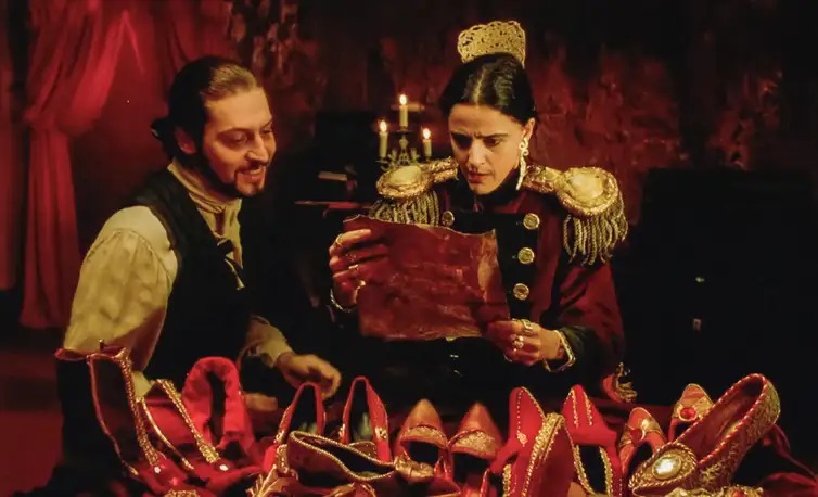 Marieta Severo interpreta Carlota Joaquina no filme 