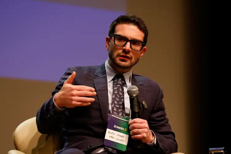 O presidente do Conselho da Open Society, Alex Soros, durante abertura do seminário Globalização, Desenvolvimento e Democracia