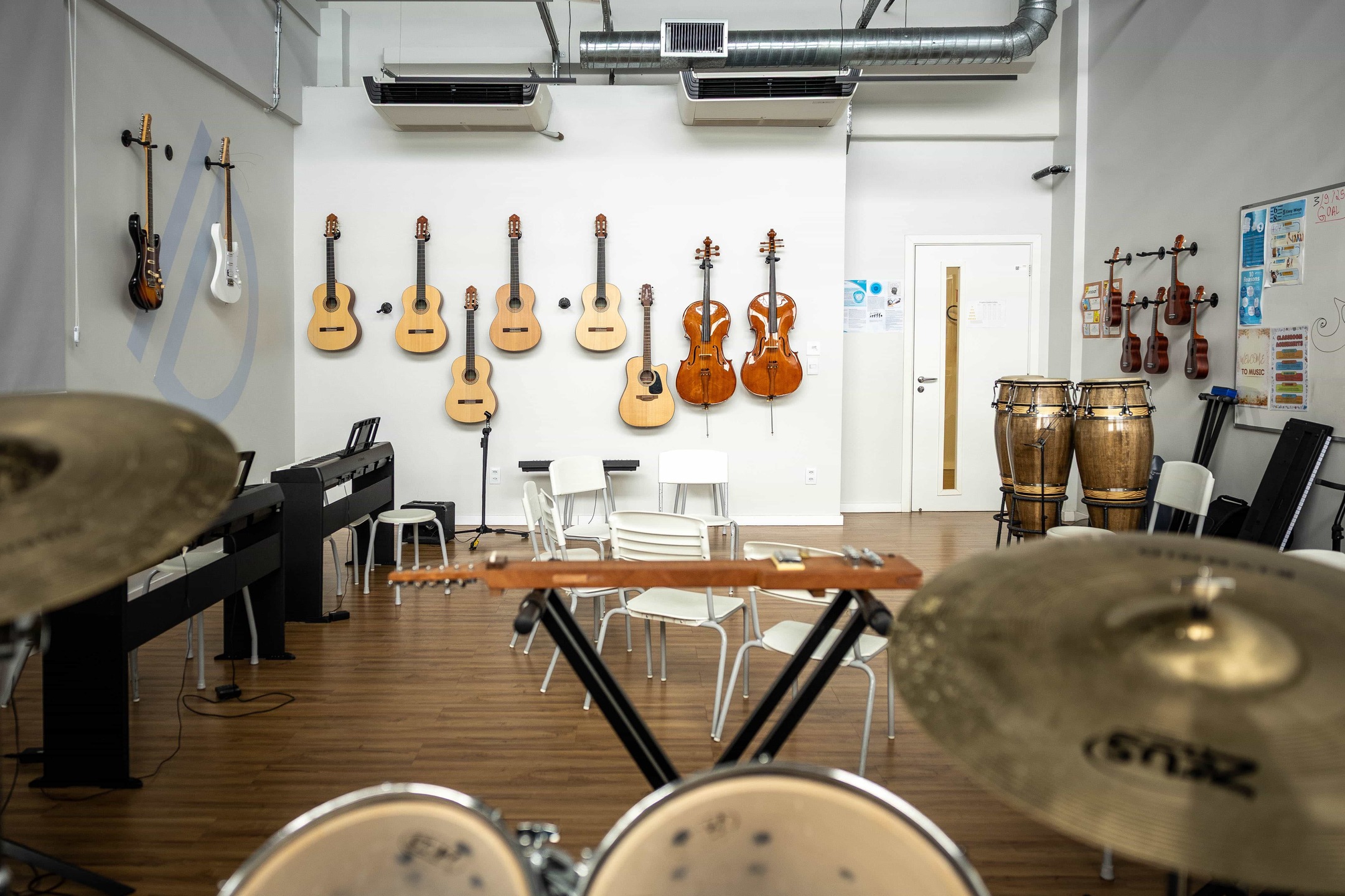 A escola promove atividades extracurriculares, de esportes a artes, incentivando a criatividade e a cidadania global