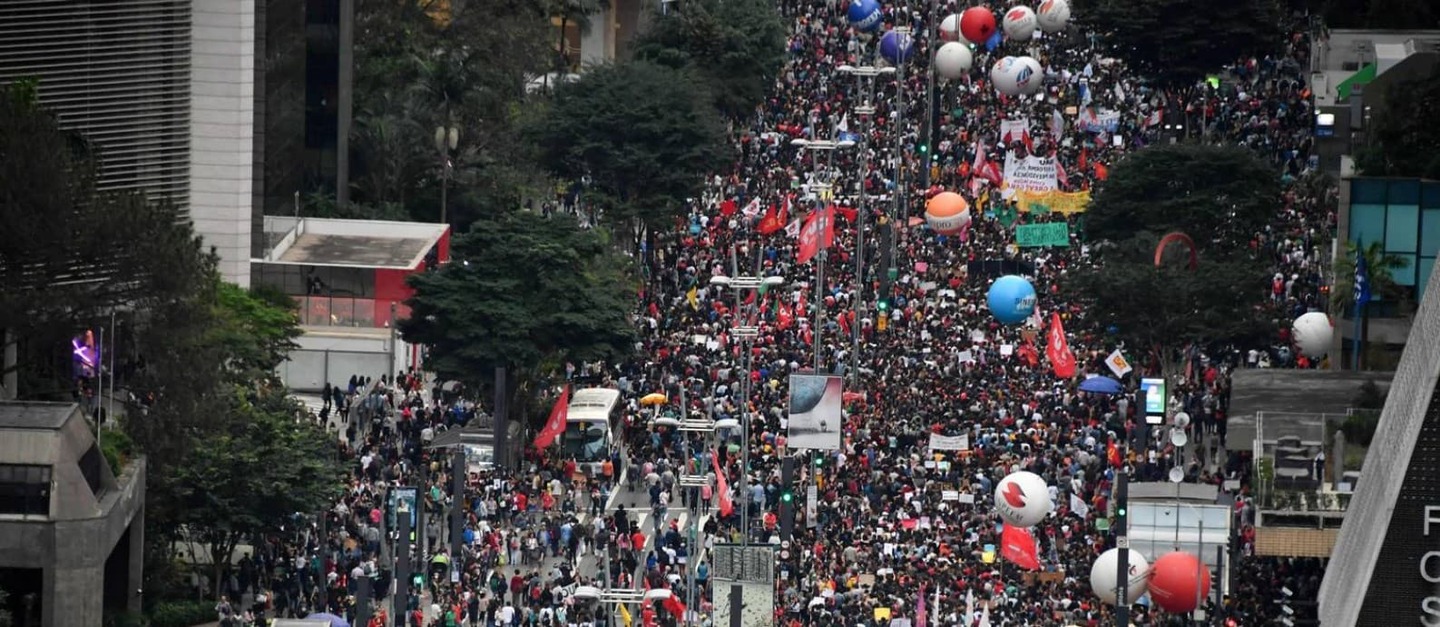 Protestos tomaram conta do Brasil por causa de cortes na educação em 2019
