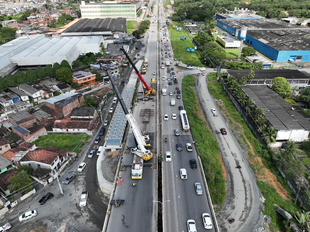 Trecho da BR-232 já está liberado depois de içamento de superestrutura