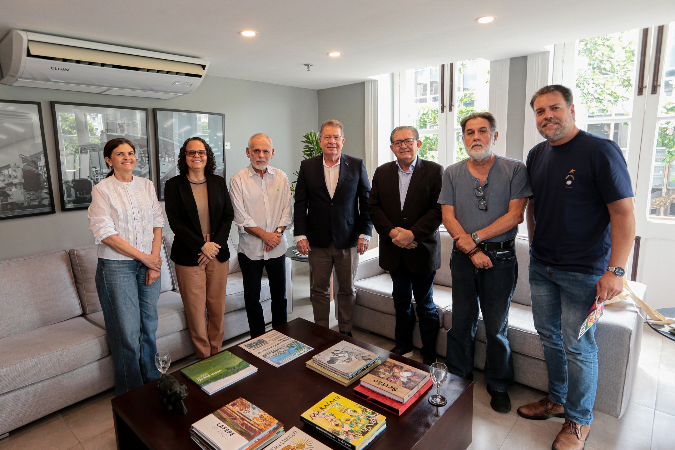 O presidente da Federação das Indústrias do Estado de Pernambuco (Fiepe), Bruno Veloso, em visita à diretoria da Folha de Pernambuco