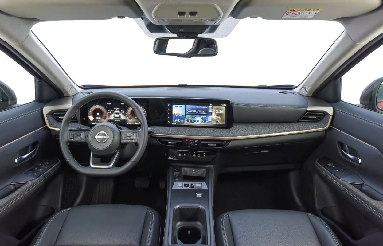 Nissan Kicks tem painel de instrumento acoplado à central multimídia, que juntos somam 24,6 polegadas de tela. 