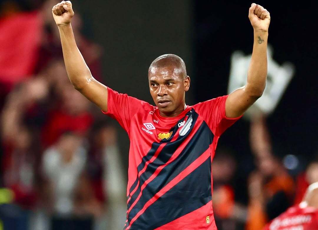 Fernandinho é o mais experiente desta lista e segue sem cluba após passagem pelo Athetico/PR | Reprodução/@fernandinho