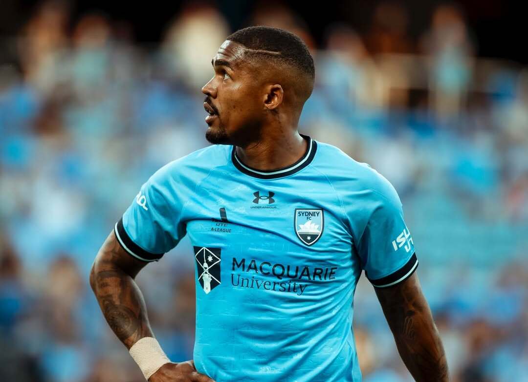 Após passagem pelo Sudney FC, Douglas Costa tem mantido a forma no Boavista/RJ | Reprodução/@douglascosta