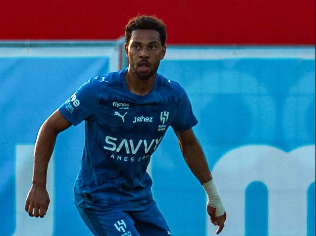 Lateral esquerdo Renan Lodi em ação pelo Al-Hilal | Foto: Reprodução/@renan_lodi