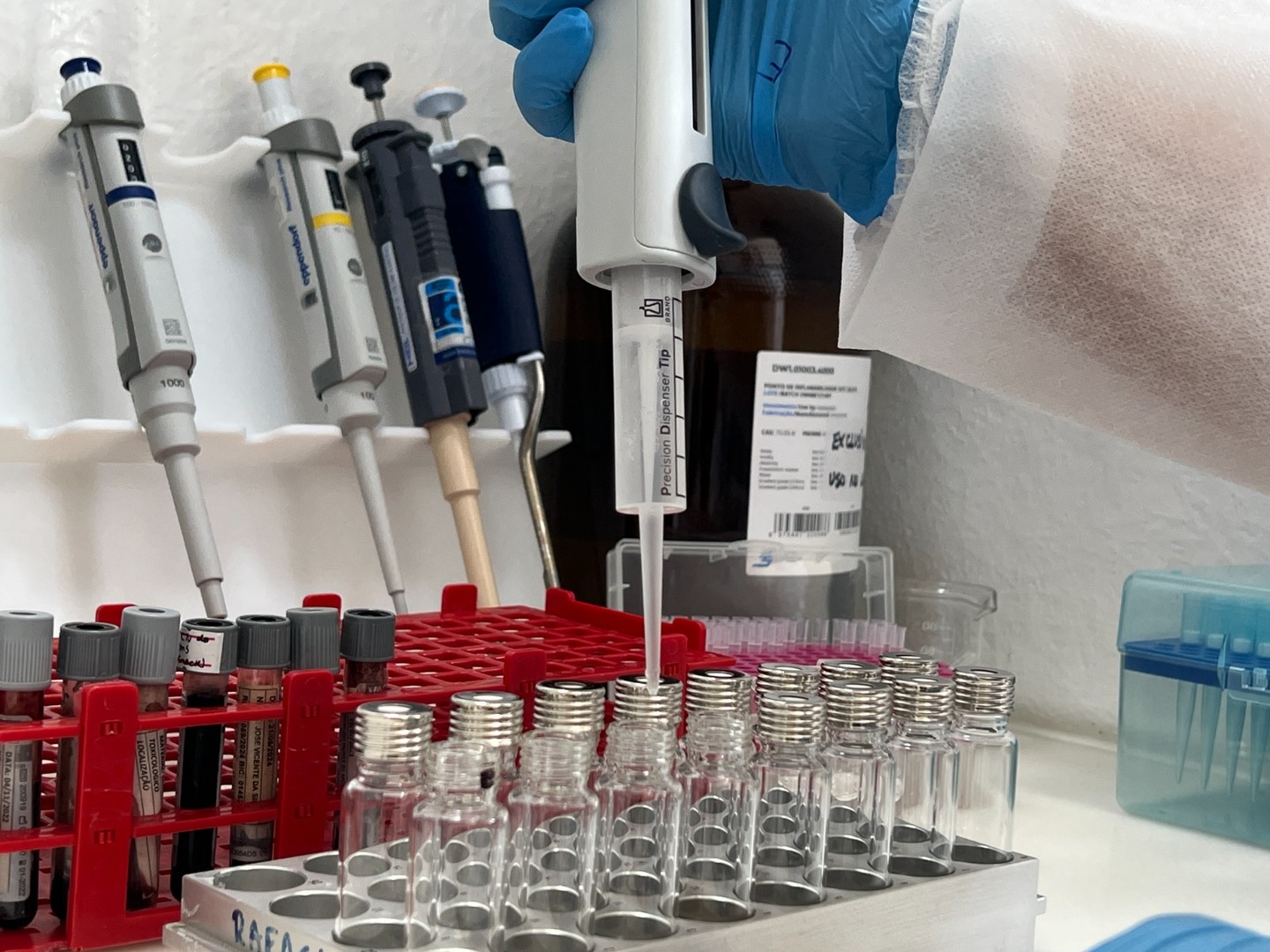 Polícia Científica investiga casos suspeitos de intoxicação por metanol em bebidas