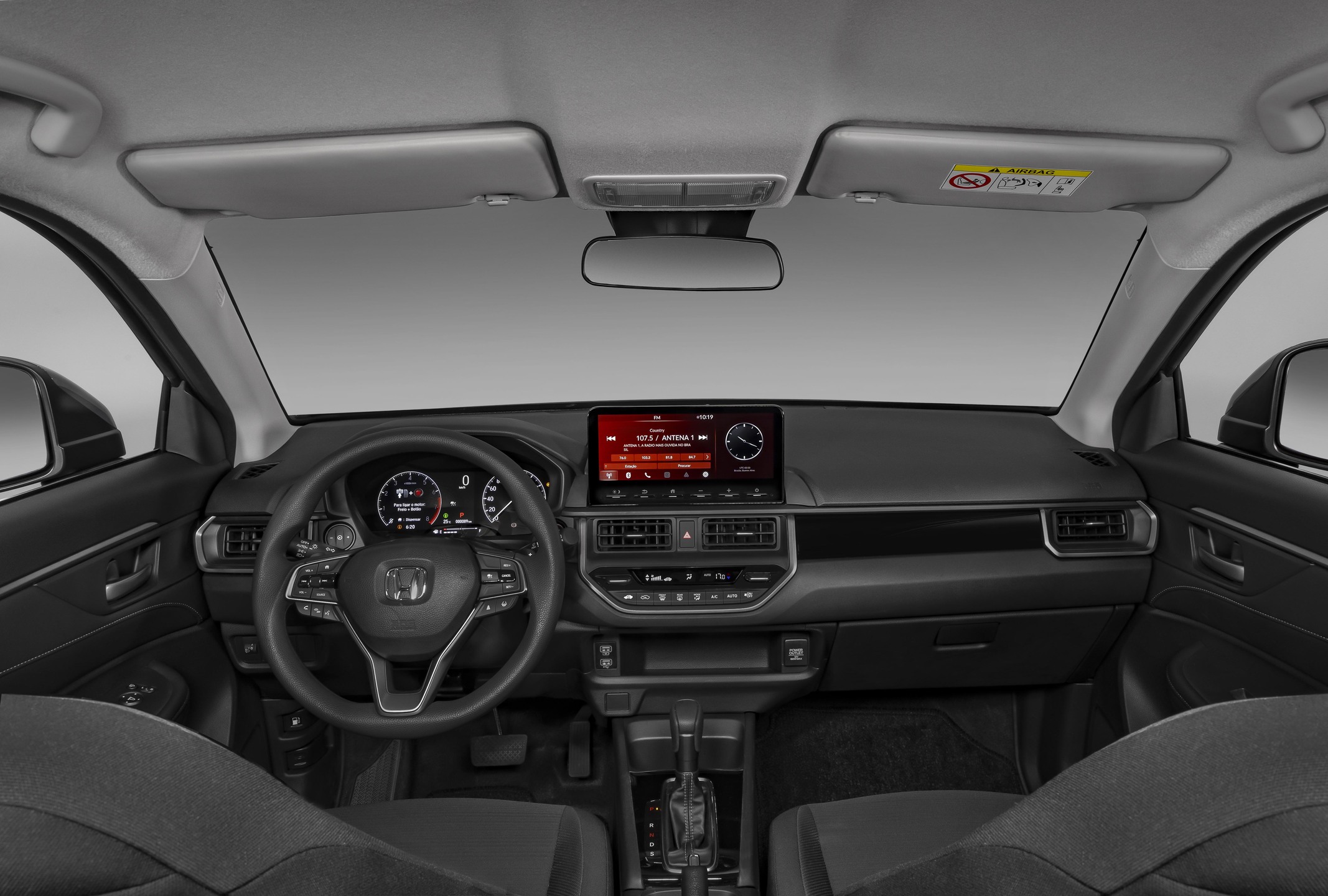 Interior do novo WR-V aposta em praticidade e conforto: posição de dirigir elevada, bom espaço traseiro e central multimídia de 10