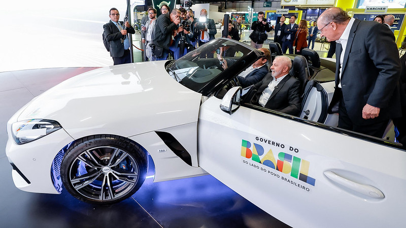Presidente da República, Luiz Inácio Lula da Silva, durante visita ao Salão Internacional do Automóvel de São Paulo. 