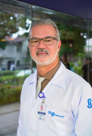 Dr. Antônio César Cruz