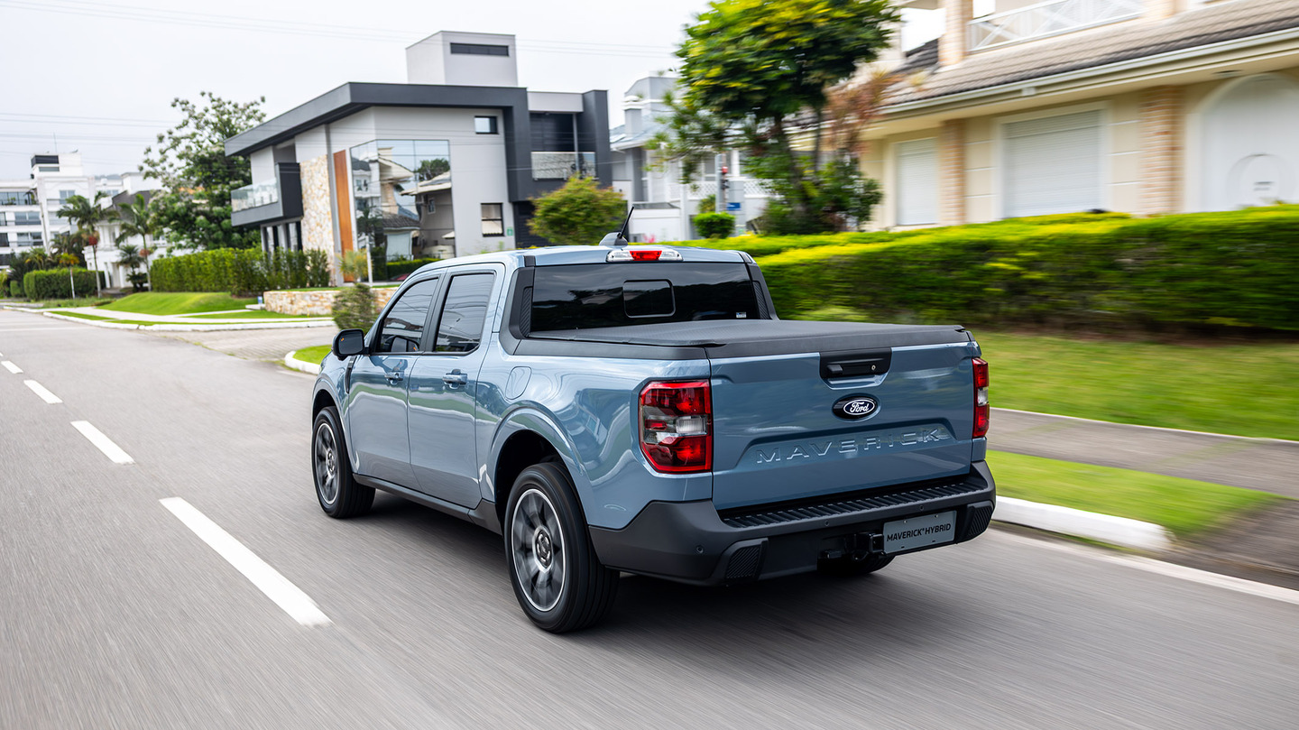 Caçamba da Marverick Hybrid é a Flexbed com 943 L, 8 pontos de fixação, capota marítima e capacidade de reboque de 455 kg com assistente Pro Trailer. | Foto: Ford/Divulgação