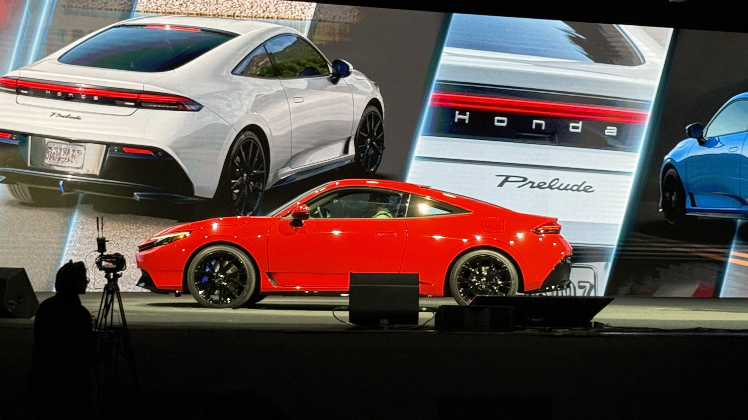 Honda traz de volta o Prelude, apresentado oficialmente ao público brasileiro como um cupê híbrido esportivo que simboliza a nova fase da marca. 