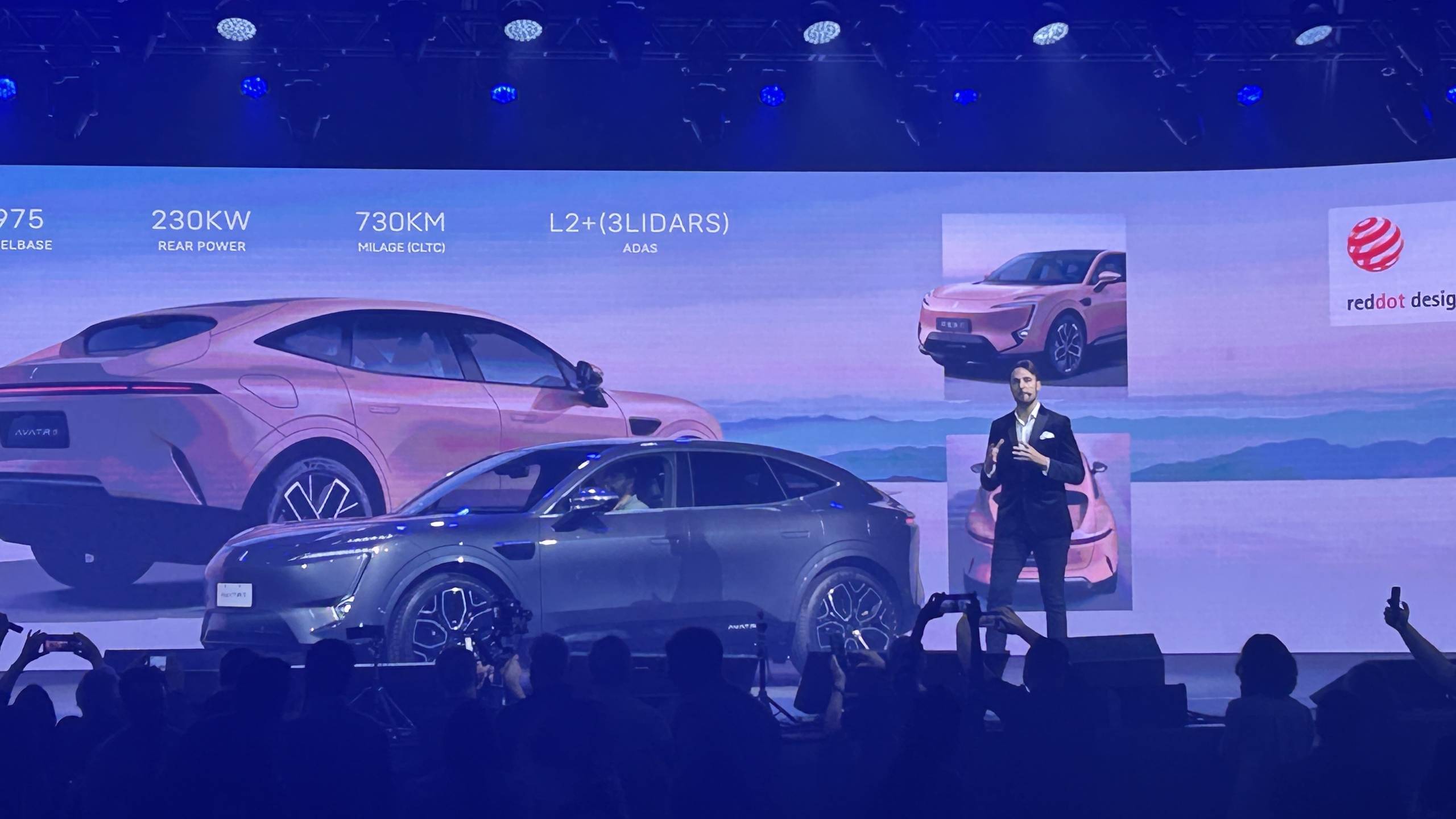 Avatr 11 e Avatr 012 marcam a estreia da Caoa Changan no Salão do Automóvel 2025. 