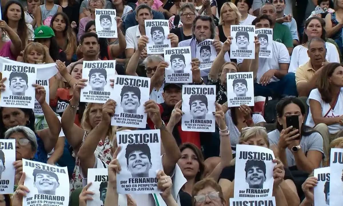 População argentina pede por justiça em protesto após a morte de Fernando Báez Sosa 