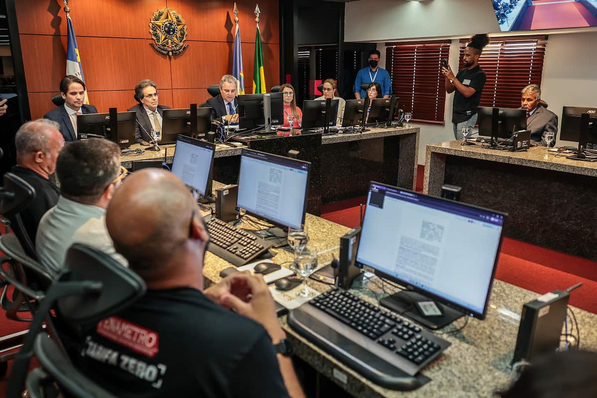  Reunião de conciliação entre o Sindicato dos Metroviários de Pernambuco (Sindimetro-PE) e a concessionária, realizada na tarde desta terça (3), na sede do TRT-6