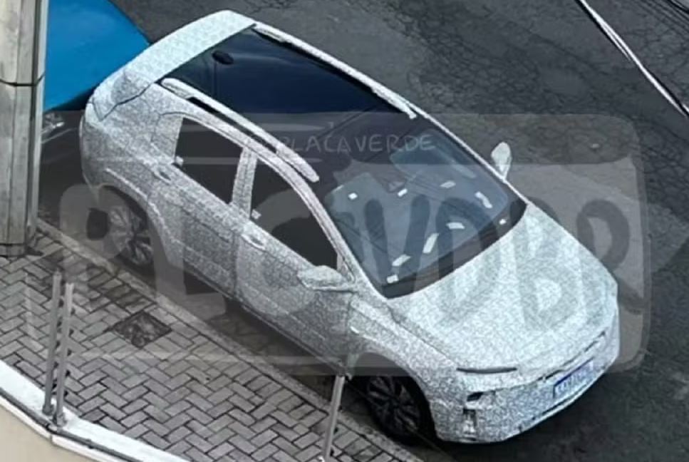 Chevrolet Sonic foi flagrado pelo perfil Placa Verde 