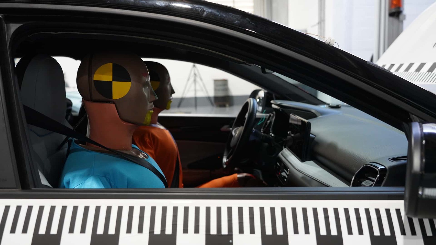 Testes da Latin NCAP são realizados com Dummies para testar segurança de ocupantes em uma colisão. 