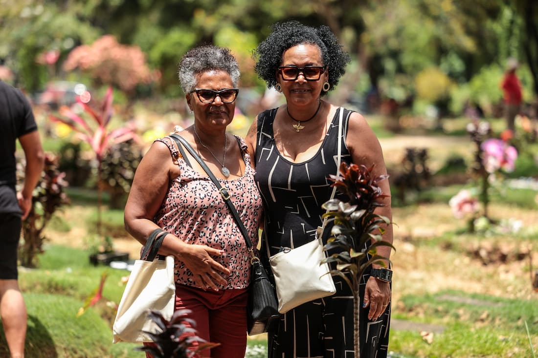 As irmãs Cristina Oliveira, 60 anos, e Rita de Cássia, 58 anos.
