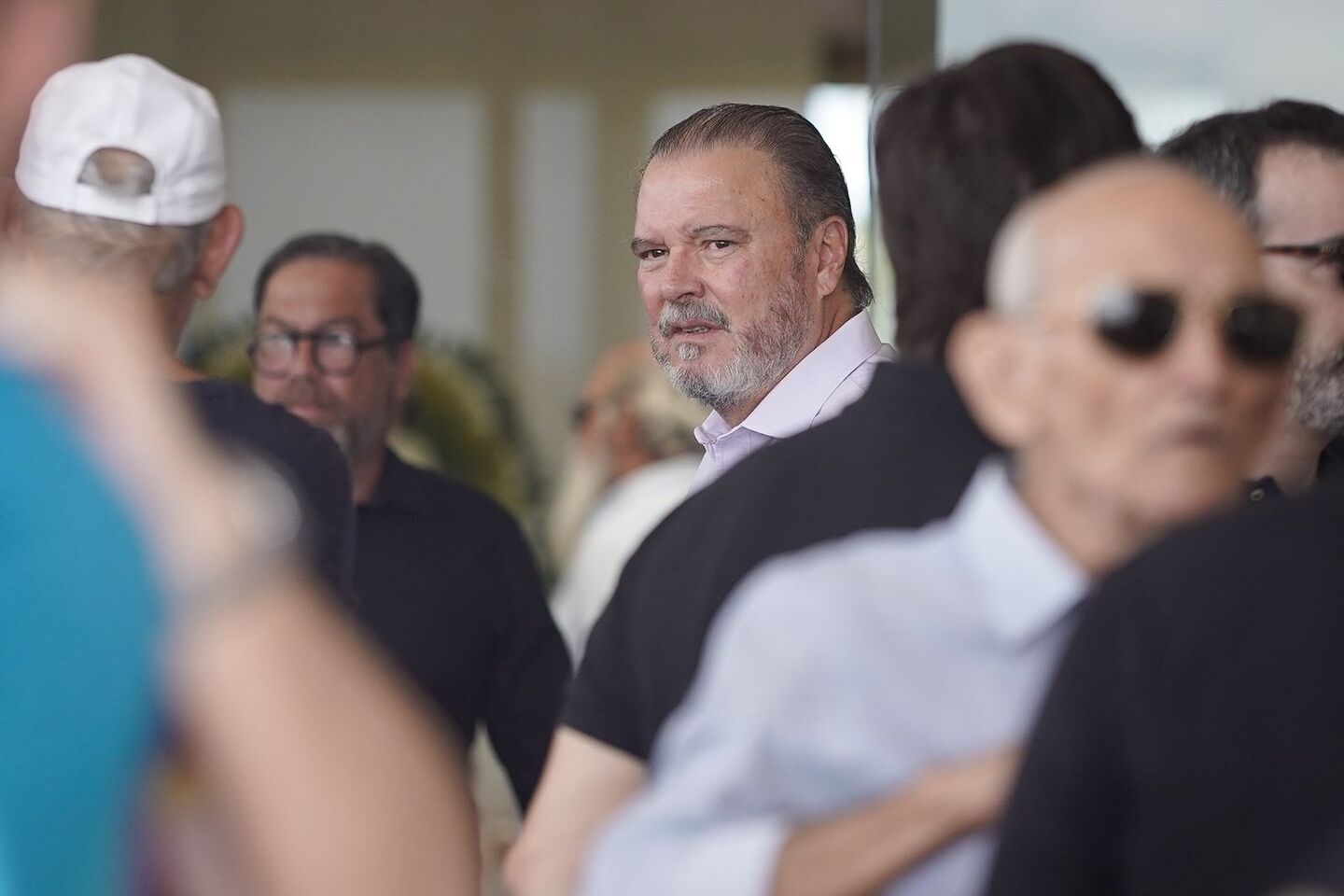 Eduardo de Queiroz Monteiro, presidente do Grupo EQM, durante velório de Milton Bivar