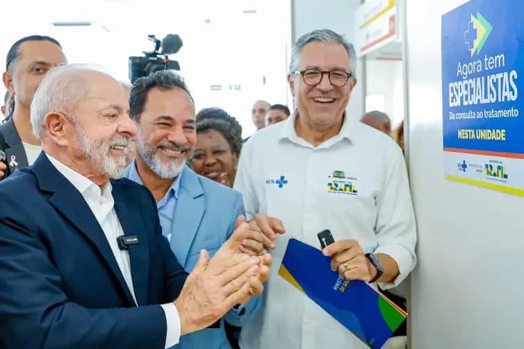 Lula durante cerimônia de inauguração do Centro de Radioterapia do Hospital Nossa Senhora das Dores, em Itabira (MG) - Ricardo Stuckert/PR