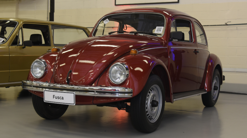 O Fusca iniciou as operações da Volkswagen no Brasil, em 1953, com montagem, e em 1959 começou a ser fabricado naciolnamente. 