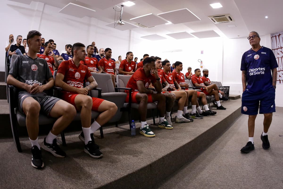 Comissão técnica do Náutico fez reunião com elenco alvirrubro 