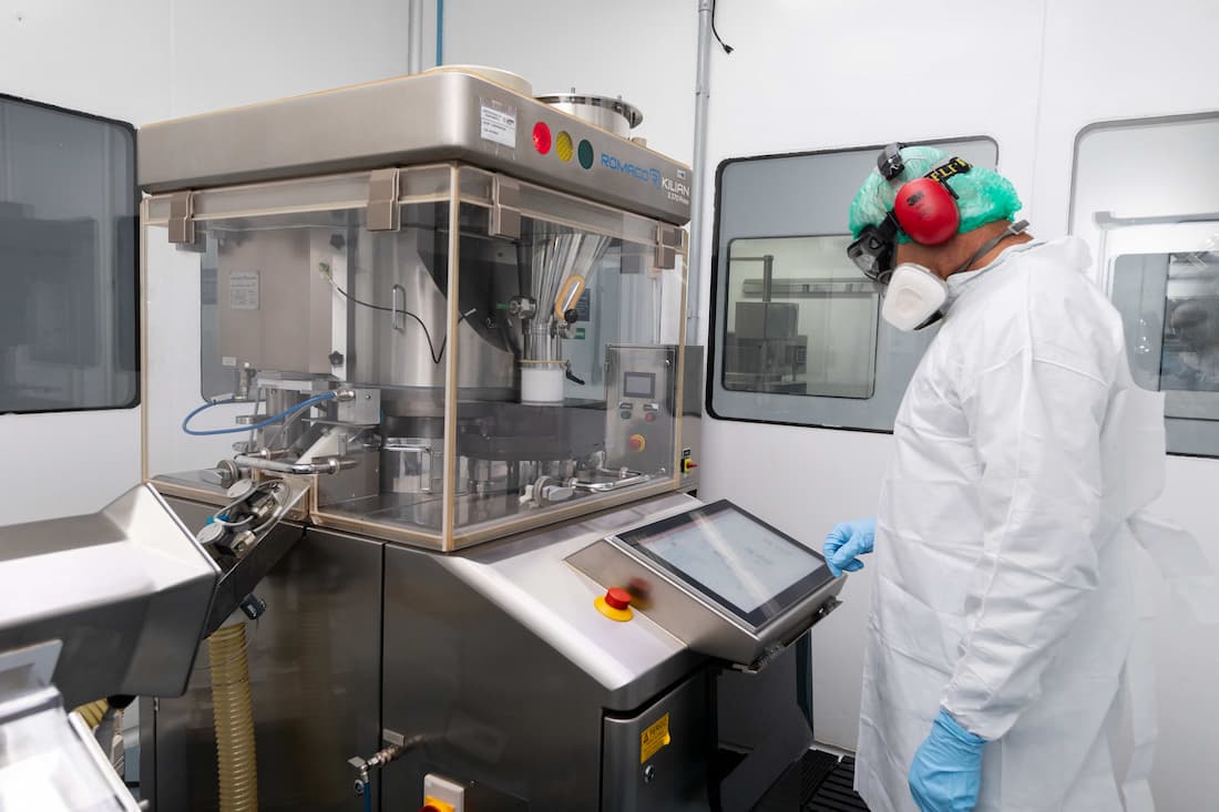 Com equipamentos de alta tecnologia, a instituição aumenta a capacidade de produção e reforça padrões de qualidade