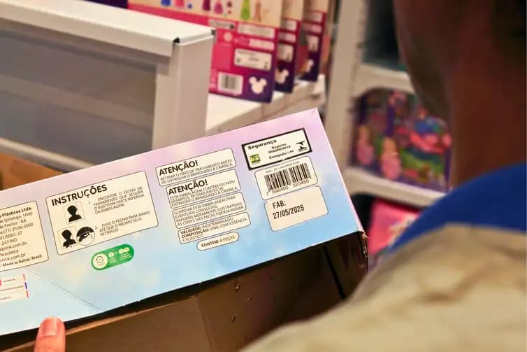 Inmetro identifica mais de 90 mil produtos da época do Natal irregulares, dos quais 82,4 mil eram brinquedos. Foto: Operação Natal Seguro/Inmetro