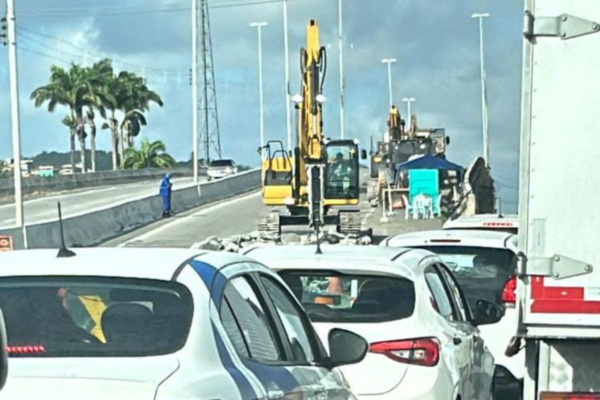 Intervenção na BR-232, entre os munícipios de Bonança e Moreno