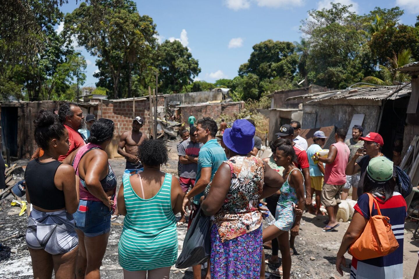 Moradores da comunidade Icauã